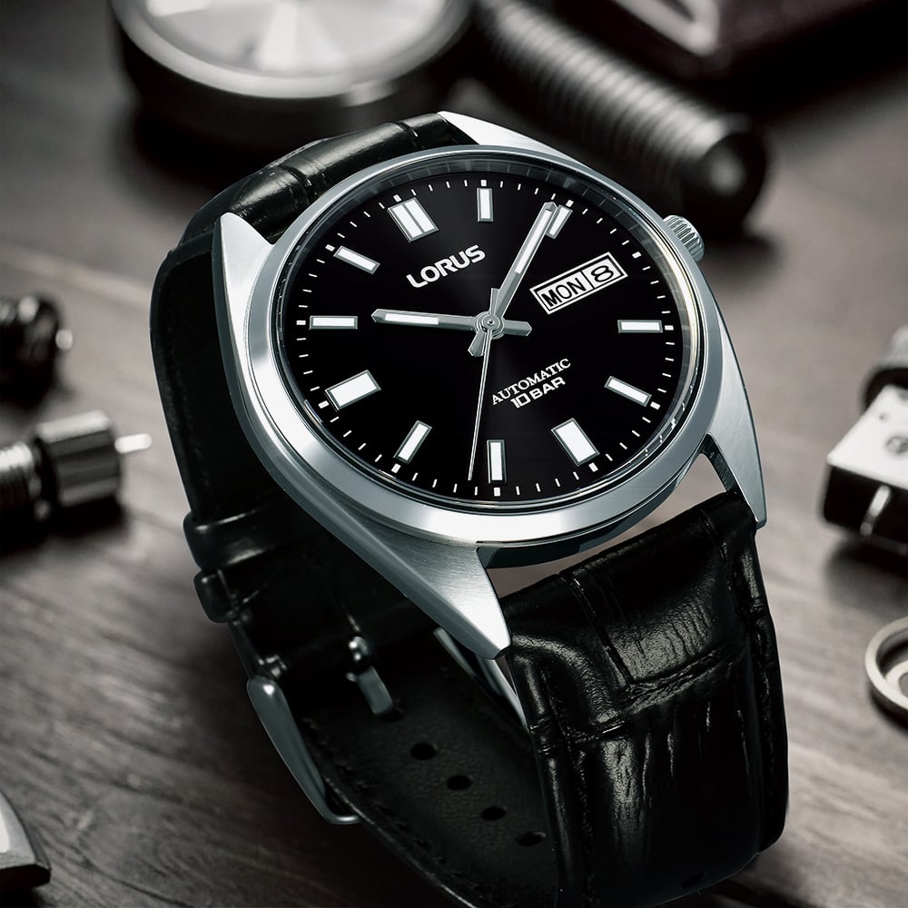 Lorus Mens Classic Day Date Black Leather Strap Watch RL435CX9