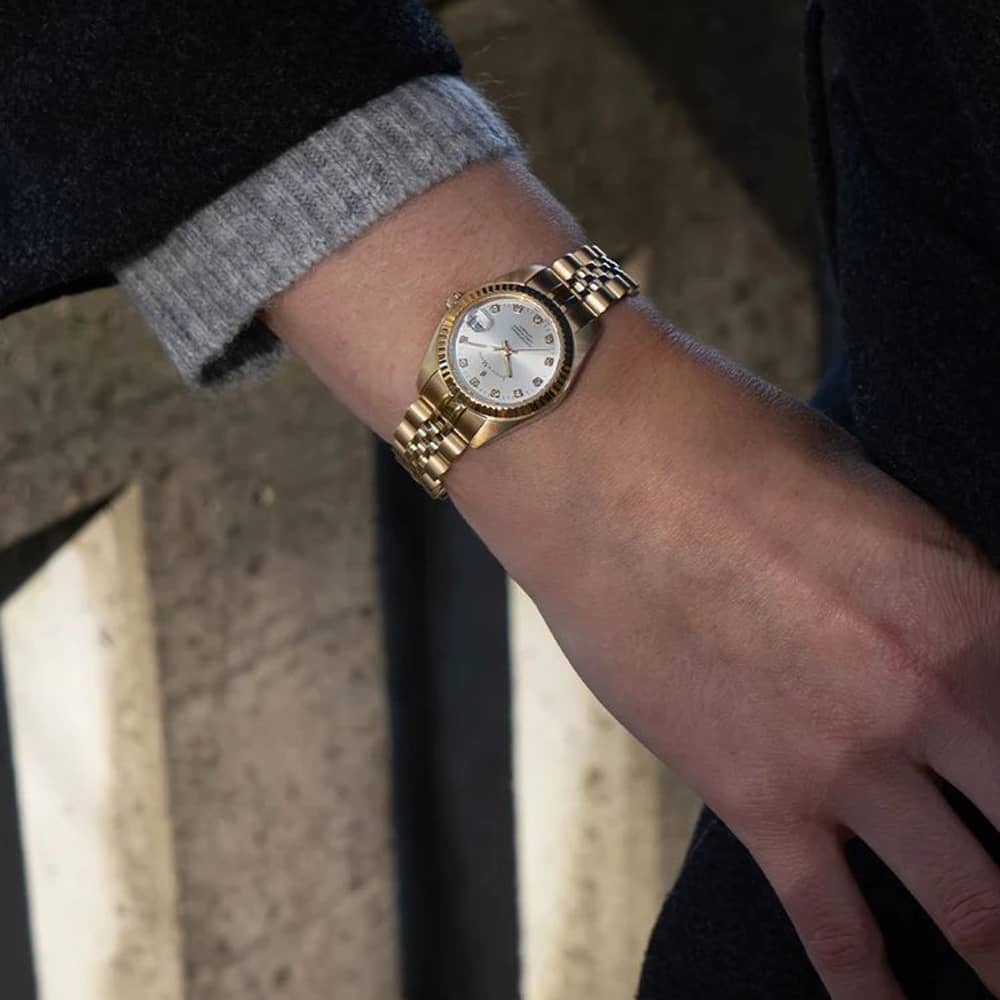 Jacques du Manoir Ladies Inspiration Elegance 26mm Silver Dial Gold Tone Bracelet Watch NRO.12