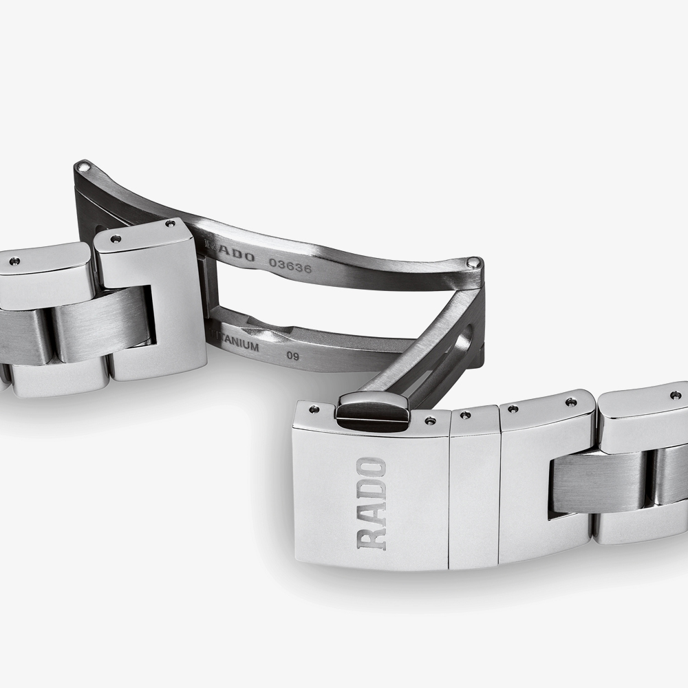 Rado Mens HyperChrome Quartz Chronograph Grey Ceramic and Steel Bracelet Watch R32259153