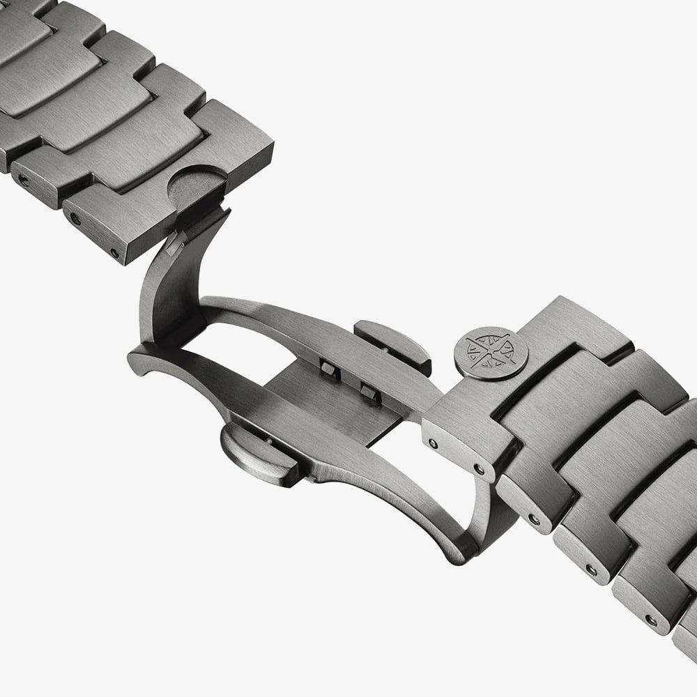 Bremont Mens Altitude MB Meteor Titanium Bracelet Watch ALT42-MT-TI-SITI-B