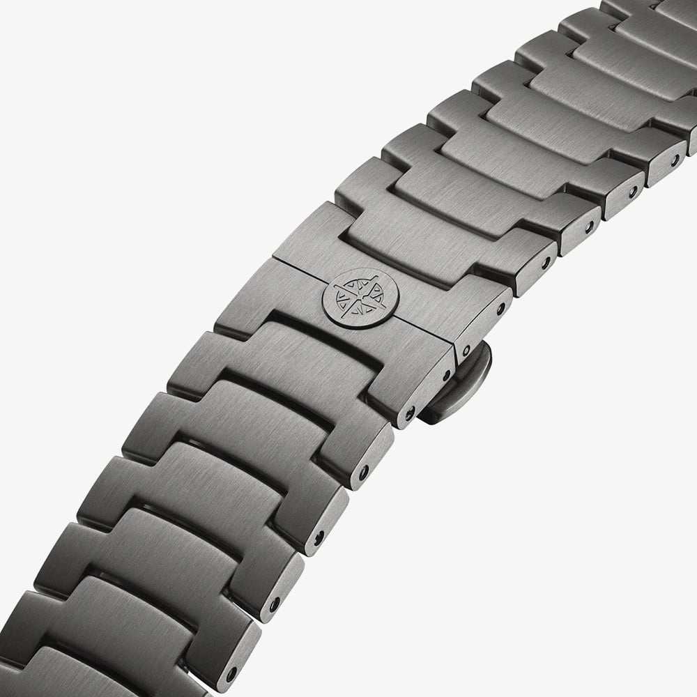 Bremont Mens Altitude MB Meteor Titanium Bracelet Watch ALT42-MT-TI-SITI-B