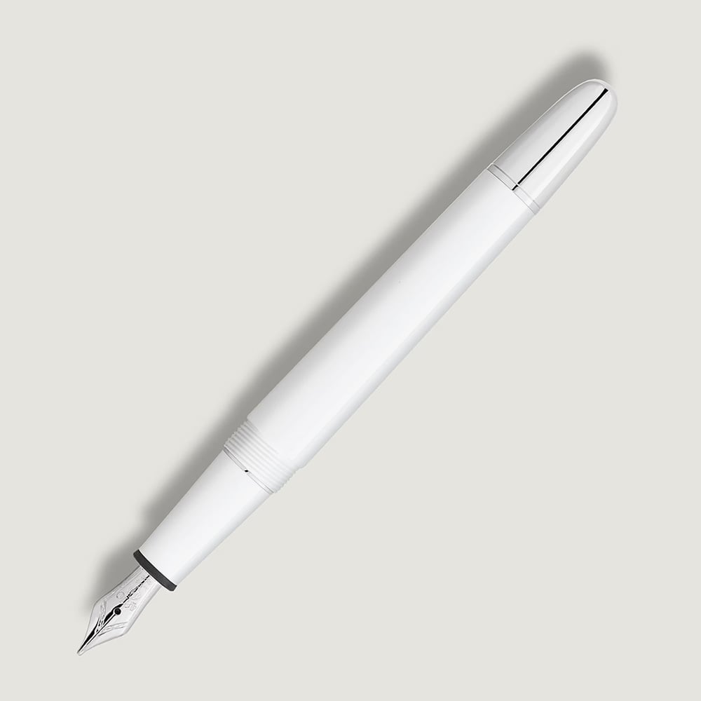Montblanc Meisterstück White Classique Fountain Pen 137120