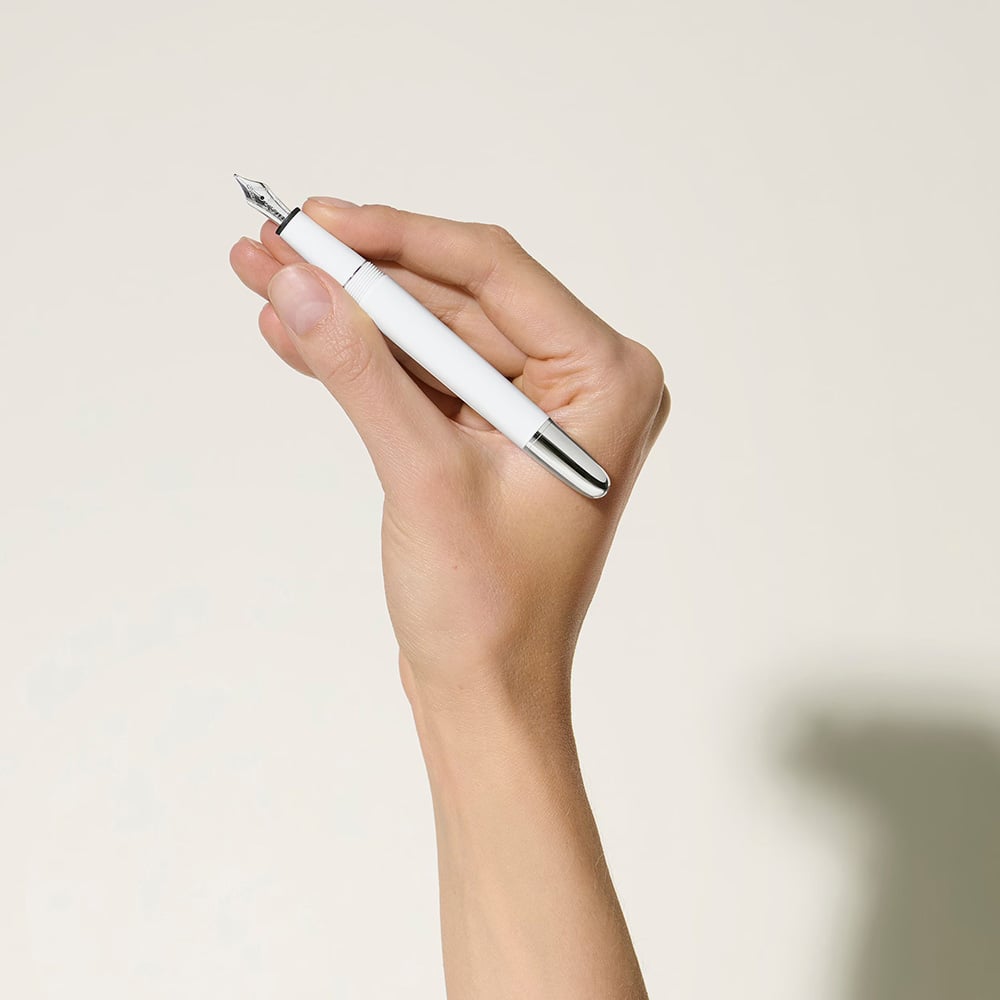 Montblanc Meisterstück White Classique Fountain Pen 137120
