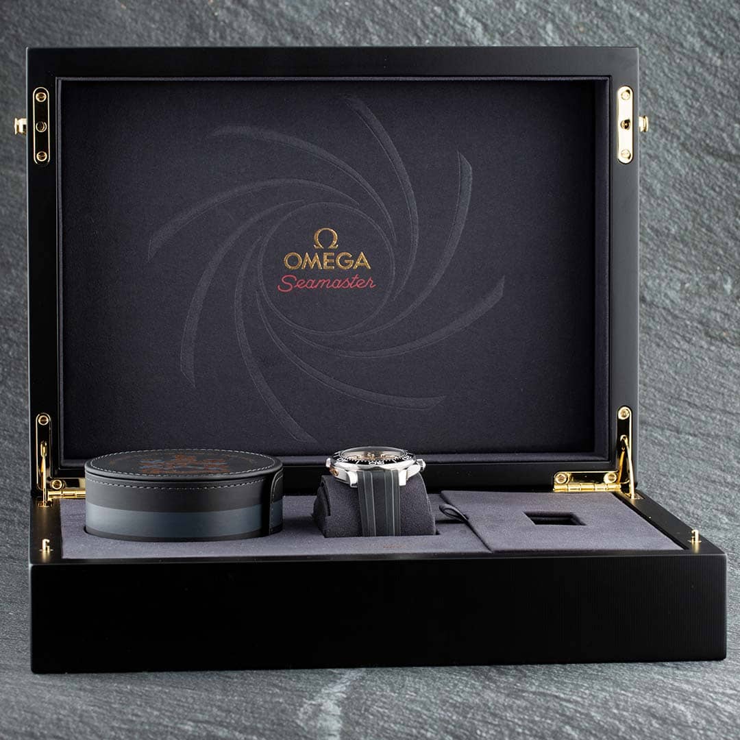 Pre-Owned OMEGA Limited Edition Seamaster Diver 300 James Bond Watch 210.22.42.20.01.004