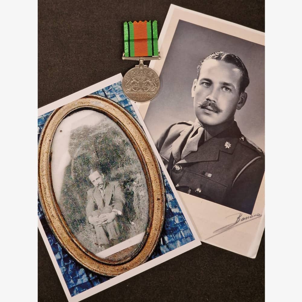 Pre-Owned Rolex Oyster Perpetual Rare Vintage Model Including Book And Defence Medal Watch 2595