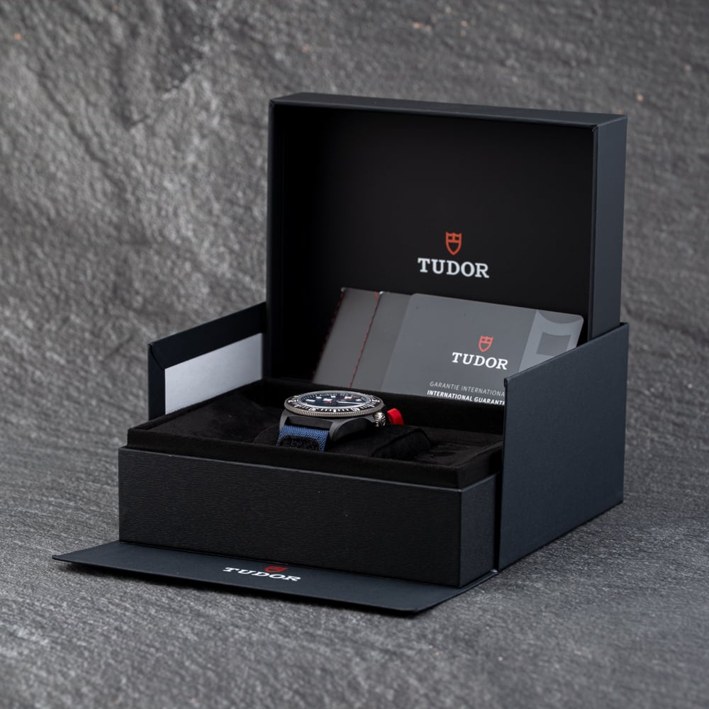 Pre-Owned Tudor Mens Pelagos FXD Blue Fabric Strap Watch M25707KN-0001