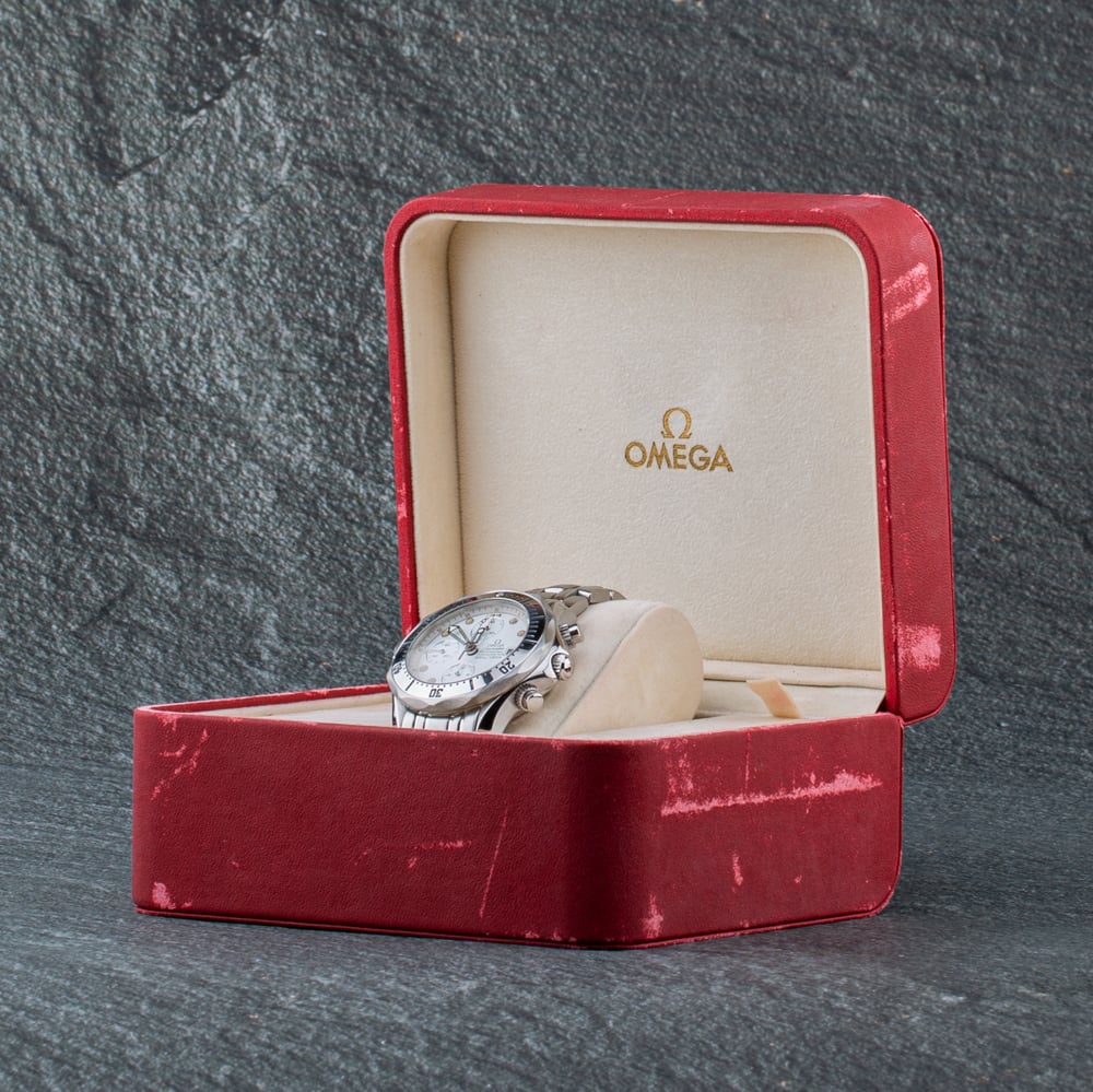 Pre-Owned OMEGA Mens Seamaster Chronograph White Dial Bracelet Watch 2598.20.00