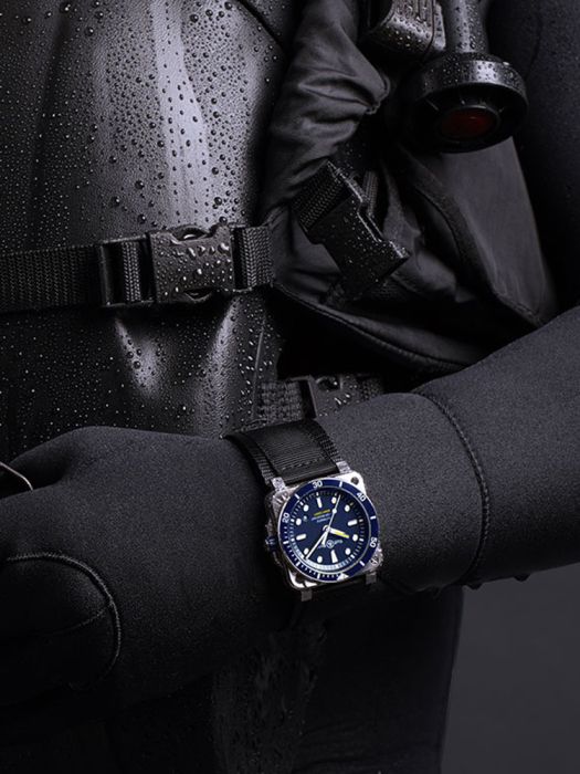 Bell ross diver blue hotsell