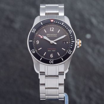 Pre-Owned Bremont Mens Superocean Black Dial Silver Bracelet Watch S300